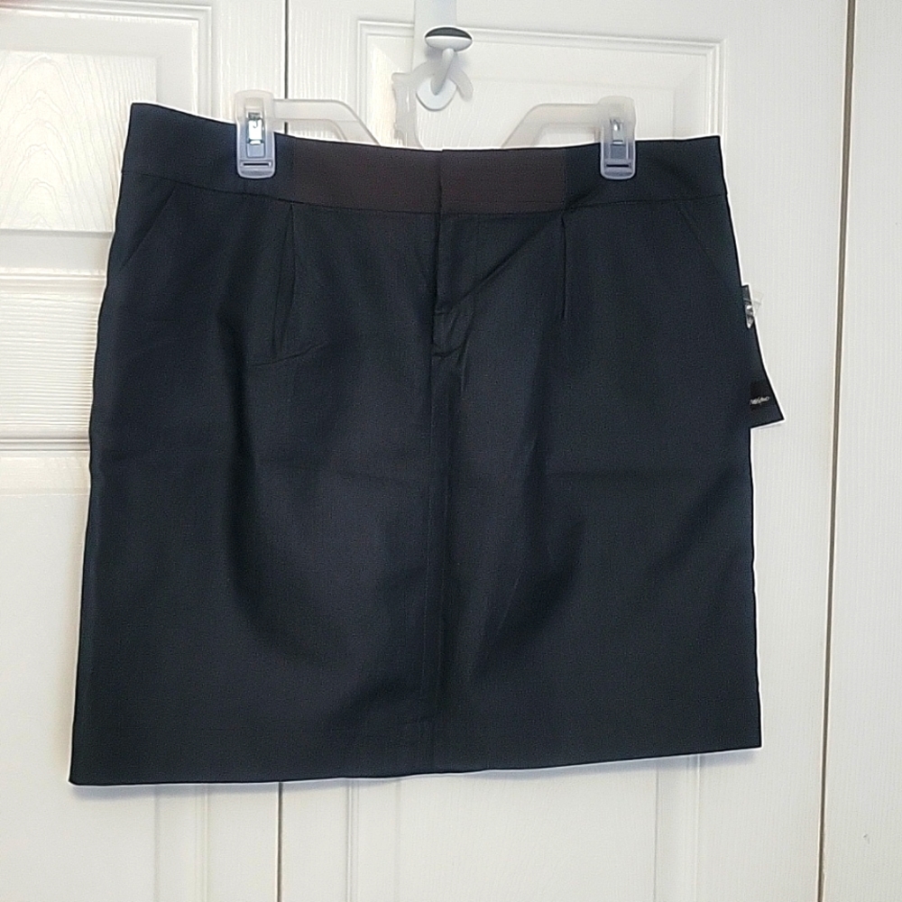 Womens stretch skirt, sz 14, dark blue NWT